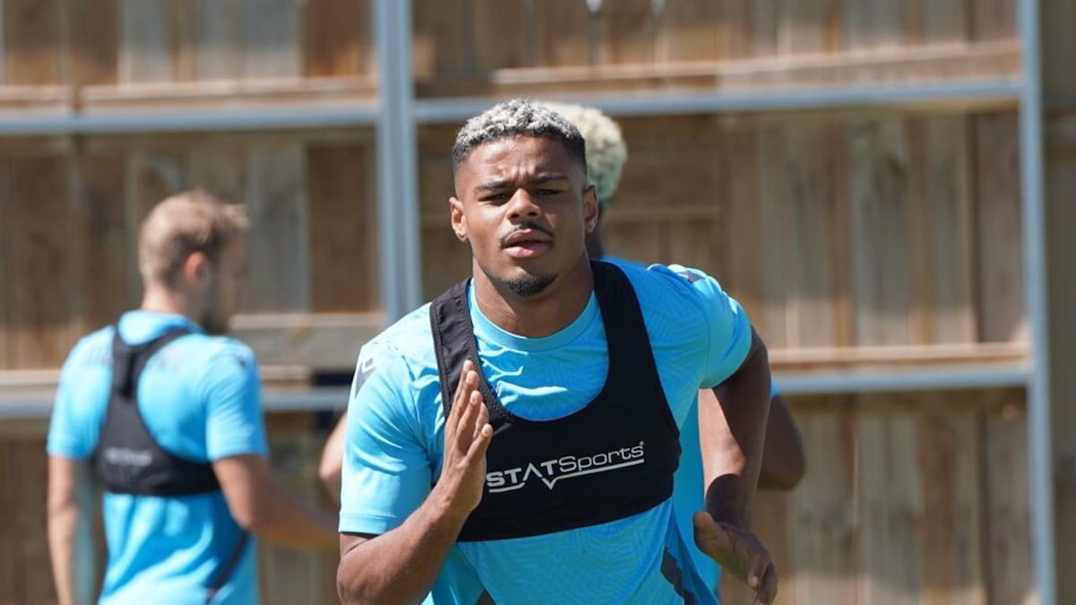 Douglas Aurélio cae de nuevo lesionado de gravedad