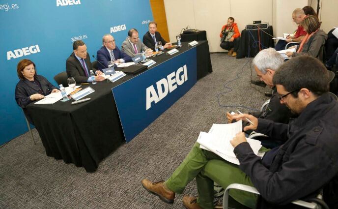La dirección de Adegi, en la presentación del Informe de Coyuntura