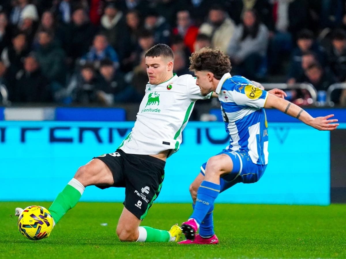 Peio Canales, la perla del Athletic que brilla en Santander: "Desde pequeño he visto mucho a jugadores como Iniesta o Isco y en la actualidad el que más me sorprendió fue Pedri"