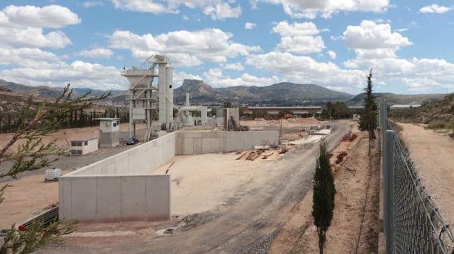 Imagen de la Planta de Asfalto ubicada en Campo Alto, en Elda