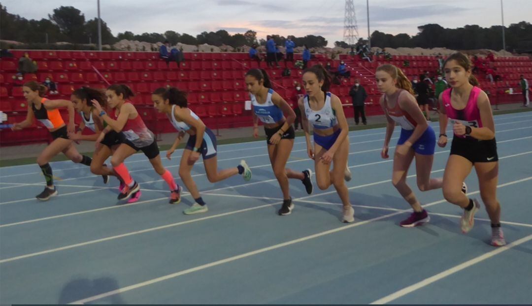 Salida del 3000 femenino.