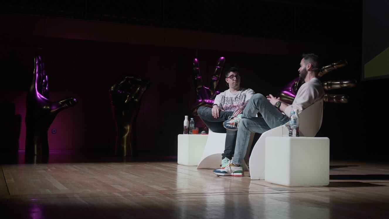 Coferència amb l'emprenedor Alejandro Salomundo i el creador del Diario Cripto, Delox.