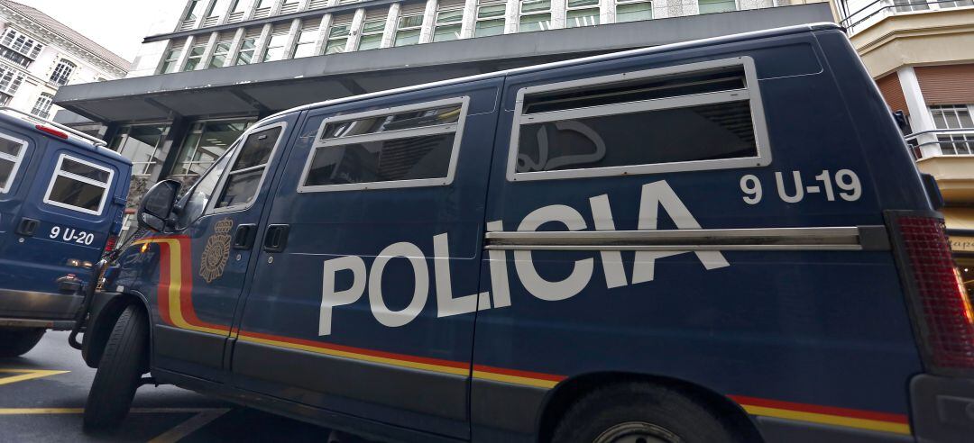 Imagen de archivo de un furgón de la Policía Nacional