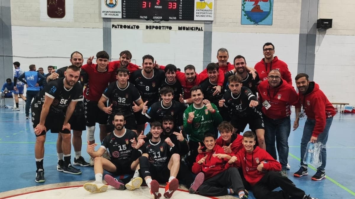 El Elda C.E.E. gana en Águilas y acaricia la fase de ascenso (31-33)