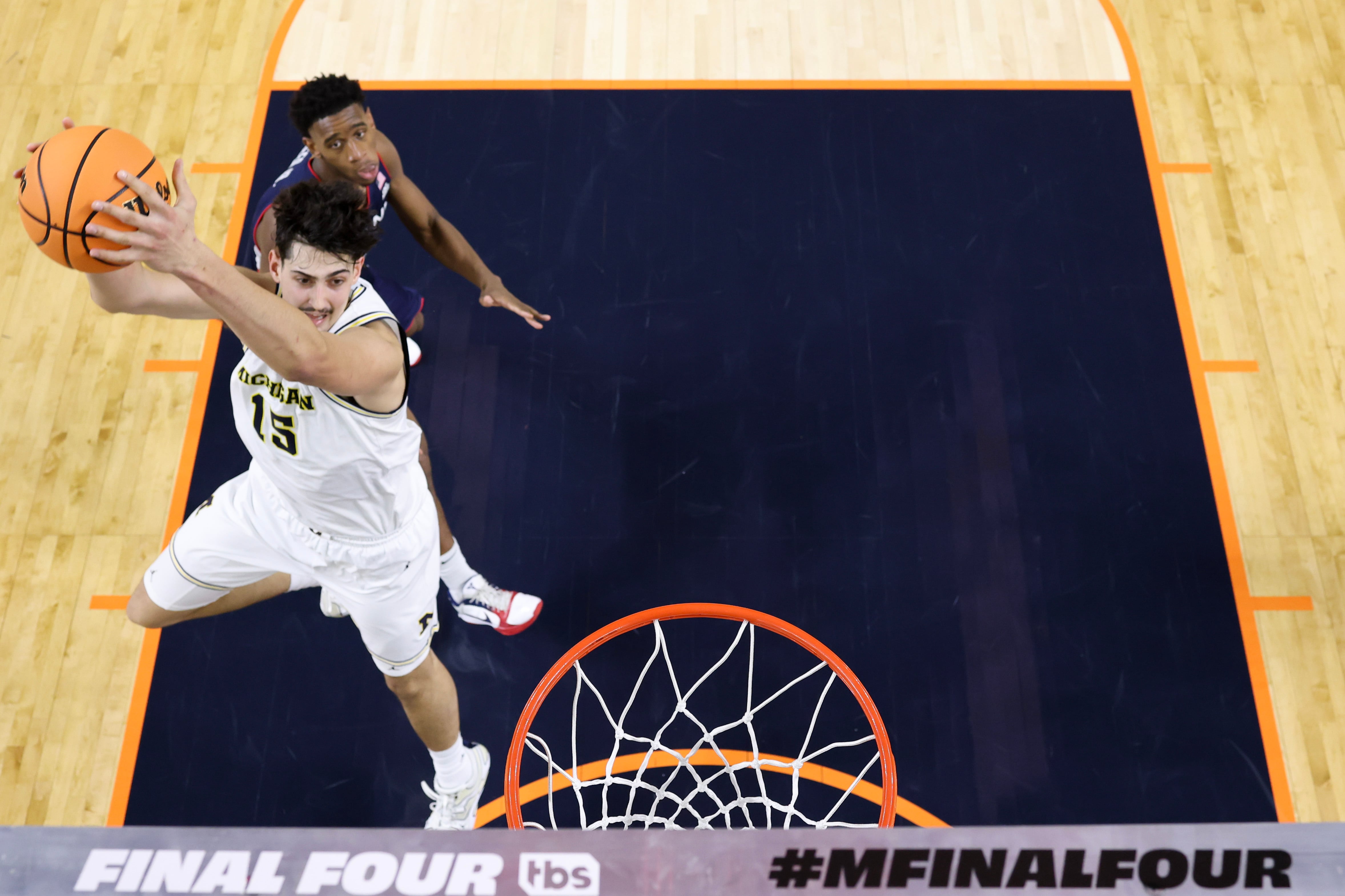 Aday Mara, durante la final que disputó con los Michigan Wolverines, donde se proclamó campeón de la NCAA