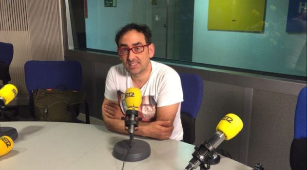 Eduardo Iturralde González, en los estudios de la Cadena SER