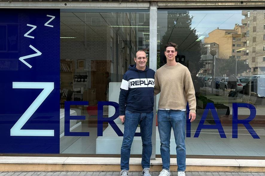 José Nolasco con Ian Moya en la previa del encuentro en Zerimar