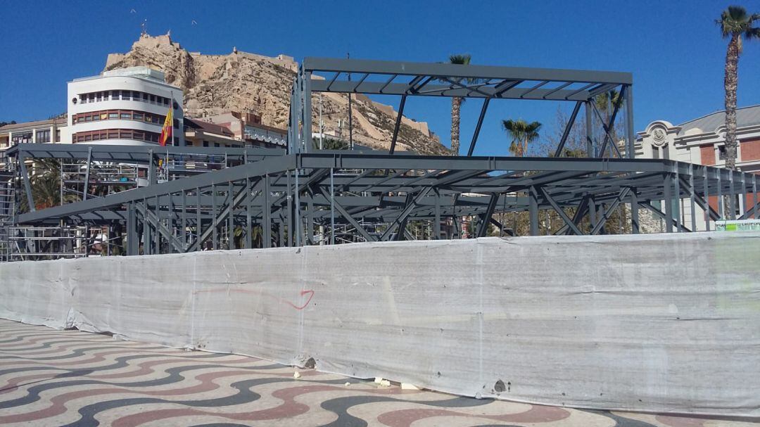 La oficina de información turística que se está levantando actualmente en el paseo del Puerto