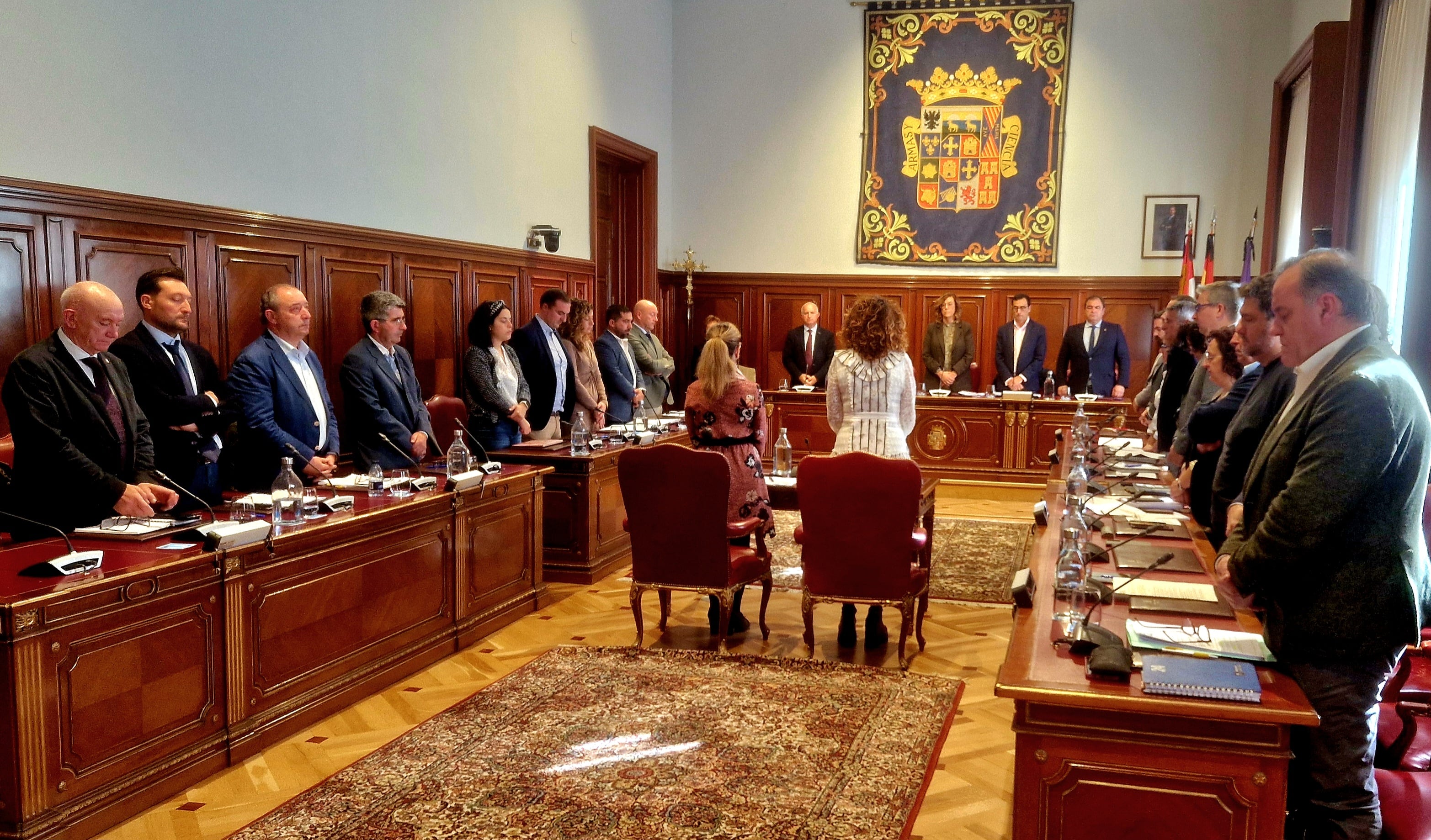 El pleno de la Diputación de Palencia guarda un minuto de silencio por las víctimas de la DANA