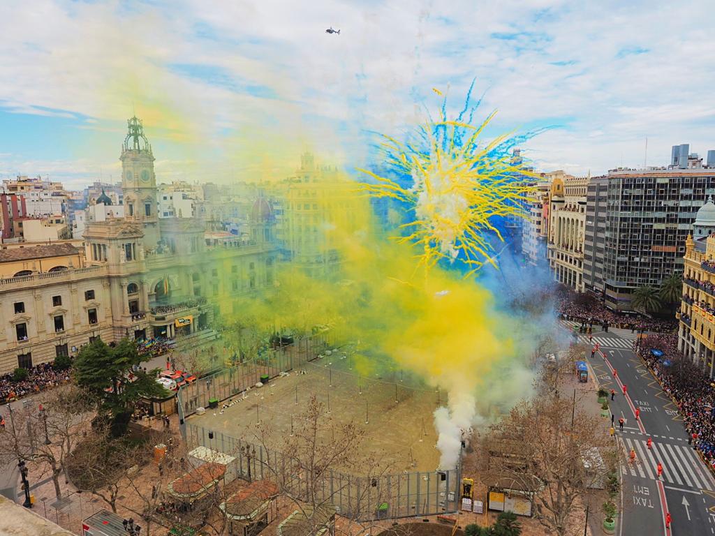 La mascletá de este sábado en València se ha convertido en un homenaje a todo el pueblo ucraniano