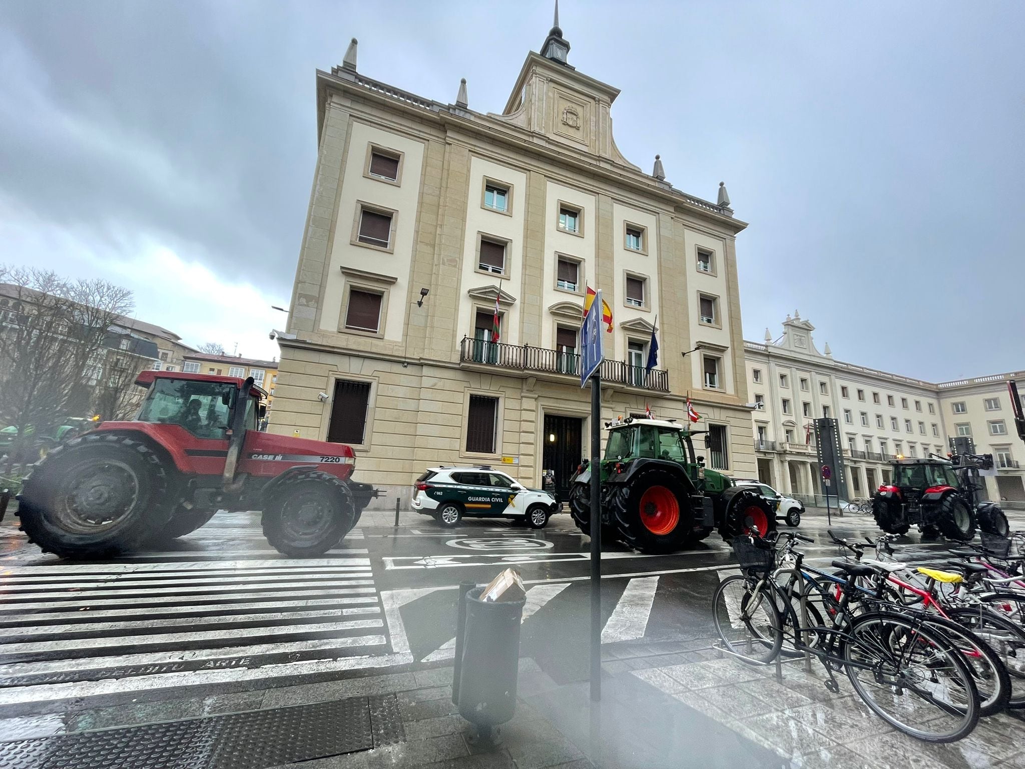 Tractorada en el centro de Vitoria