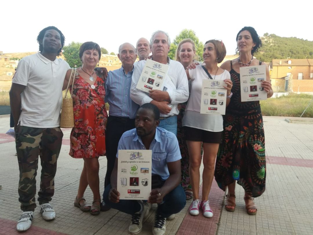 Miembros de la Plataforma Palencia Ciudad Refugio este verano en Reinoso de Pisuerga