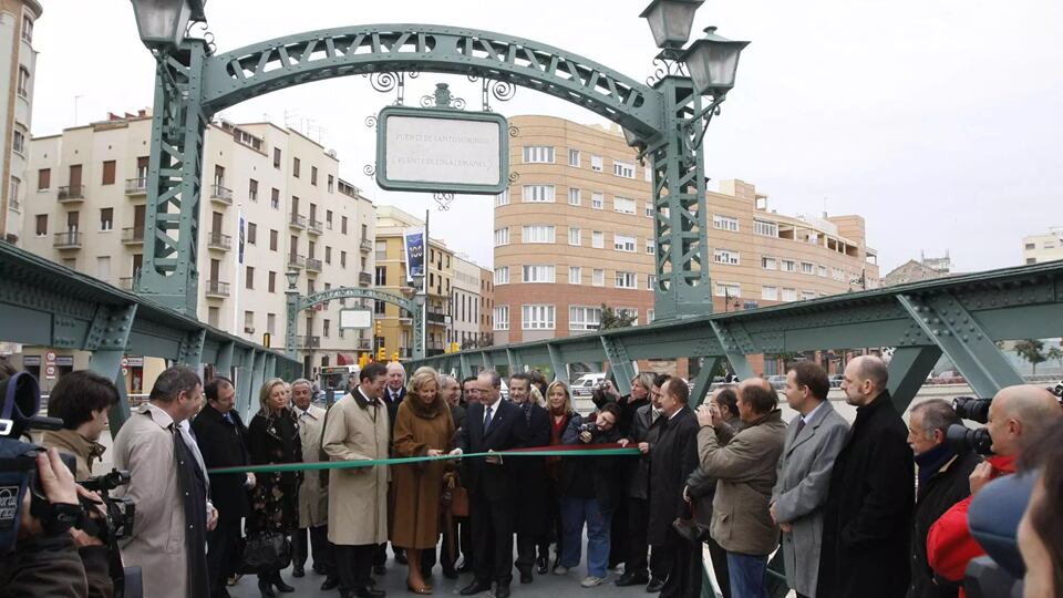 Acto de homenaje en el Puente de los Alemanes que esté país sufragó  como agradecimiento al pueblo malagueño