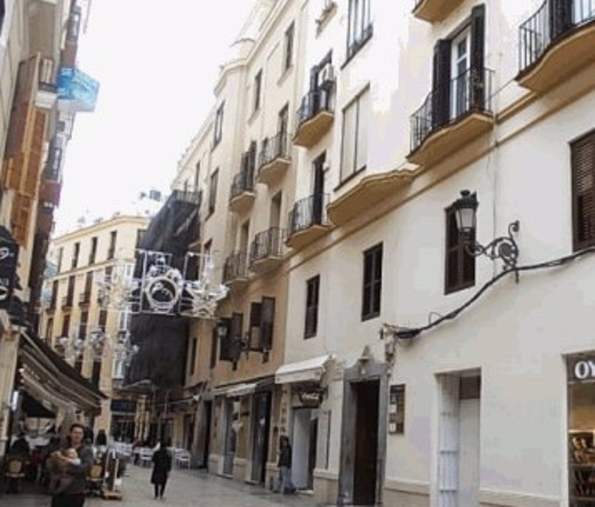 Adif pone a la venta mediante subasta pública un local en Málaga.
Adif ha puesto a la venta mediante subasta pública un inmueble de su propiedad en Málaga, con un precio mínimo de licitación de 390.000 euros, en el marco de su plan de racionalización de activos.

POLITICA ANDALUCÍA ESPAÑA EUROPA MÁLAGA
ADIF