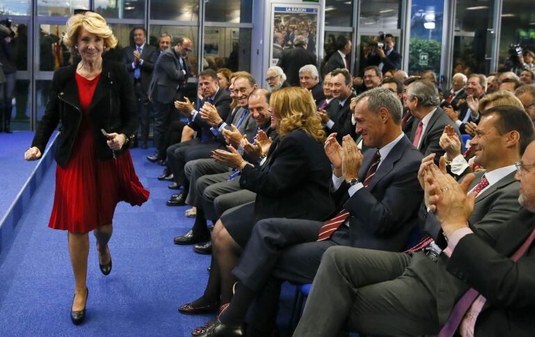 GRA459. MADRID, 27/04/2015.- La presidenta del PP de Madrid y candidata de la formación a la Alcaldía de la capital, Esperanza Aguirre, durante su asistencia a un Foro organizado por el diario La Razón, bajo el título &#039;La Razón de Cristina Cifuentes&#039;.- EFE/Juanjo Martín