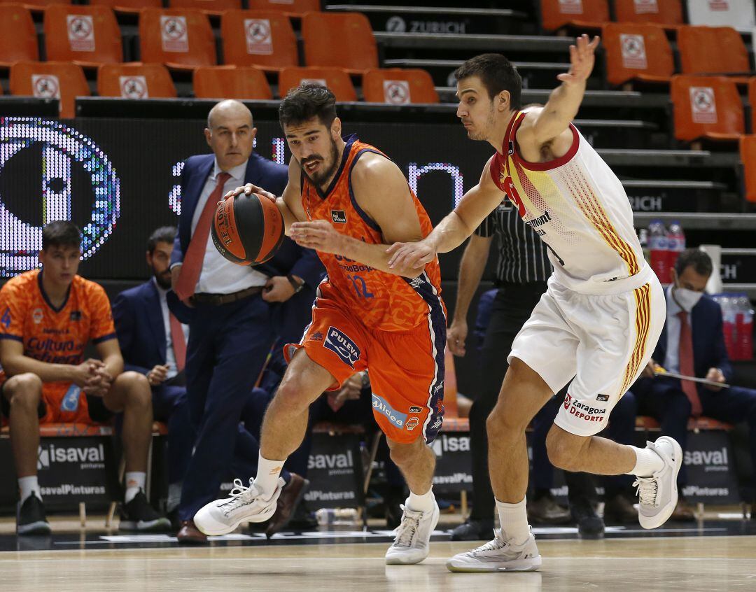 Kalinic, ante el Casademont Zaragoza.