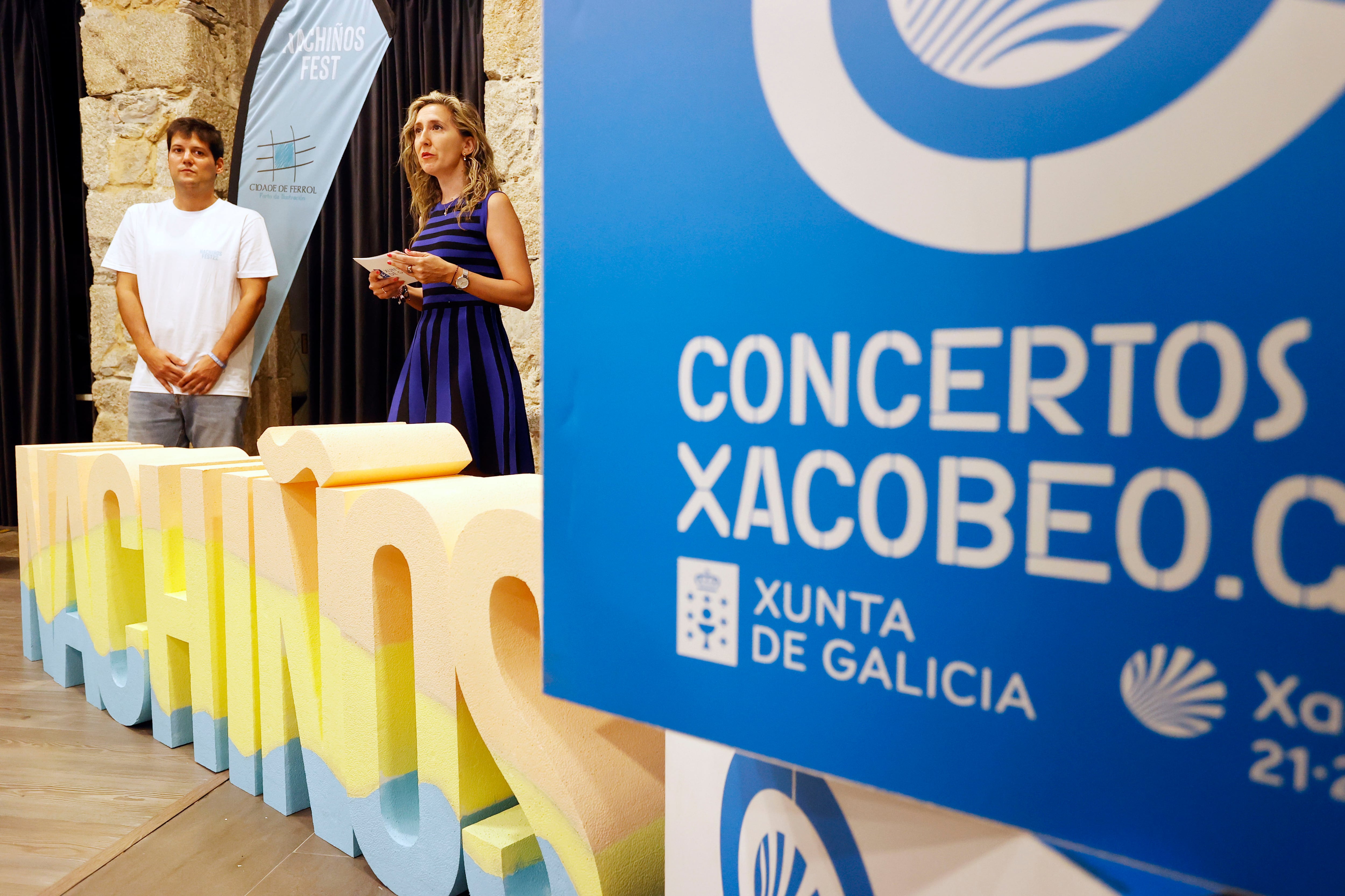 Fernando Amador, miembro de la organización del Nachiños Fest, y Martina Aneiros, delegada territorial de la Xunta de Galicia en Ferrol