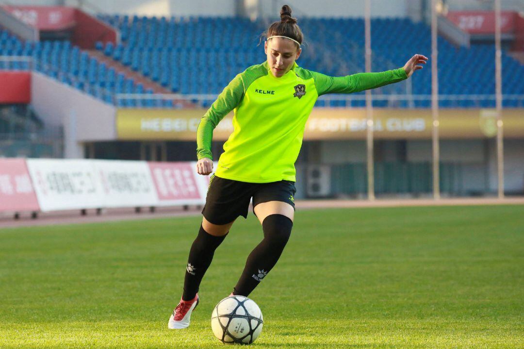 Vero Boquete durante un entrenamiento con el Beijing BG. 