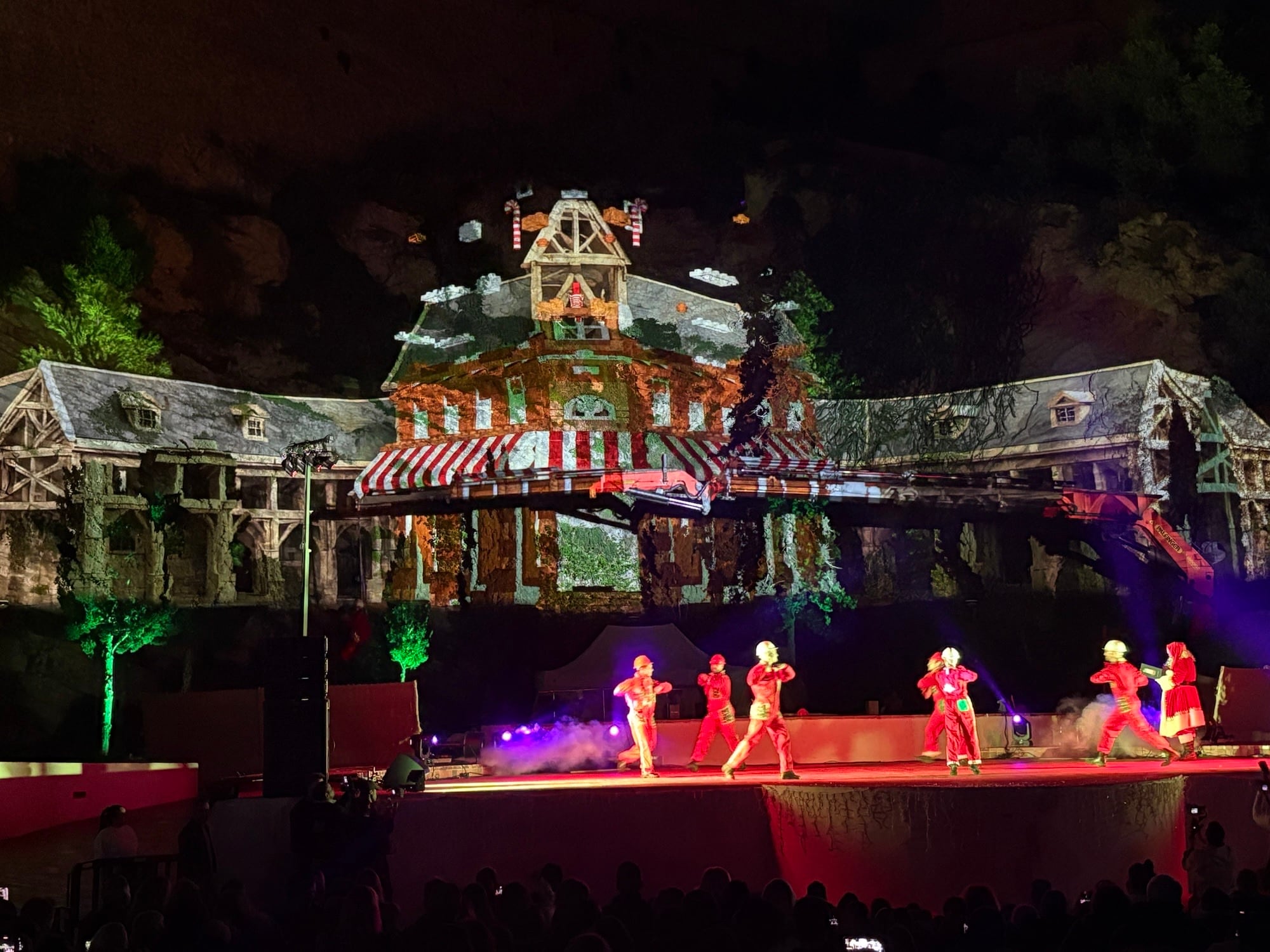 La Navidad ha arrancado con un espectáculo en el Parque Reina Sofía