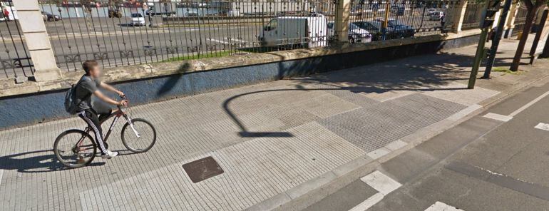 Ciclista en Primo de Rivera, A Coruña