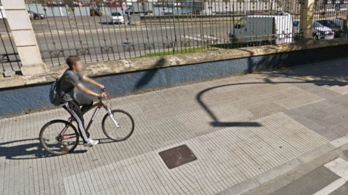 Comerciantes de Primo de Rivera denuncian que el carril bici reduce la zona de descarga