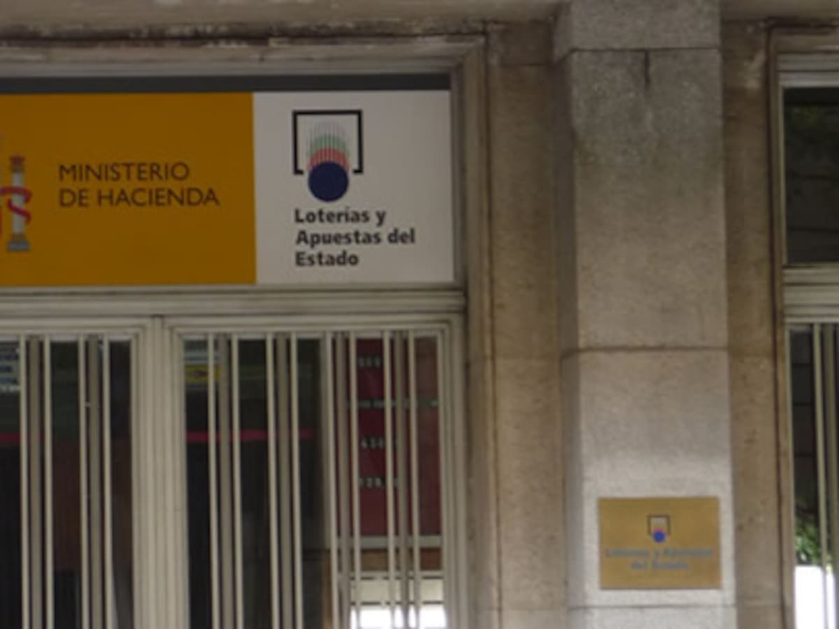 Símbolos precostitucionales en un edificio de Hacienda