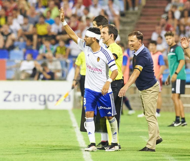 Ángel Rodriguez disputando un partido en la Romareda