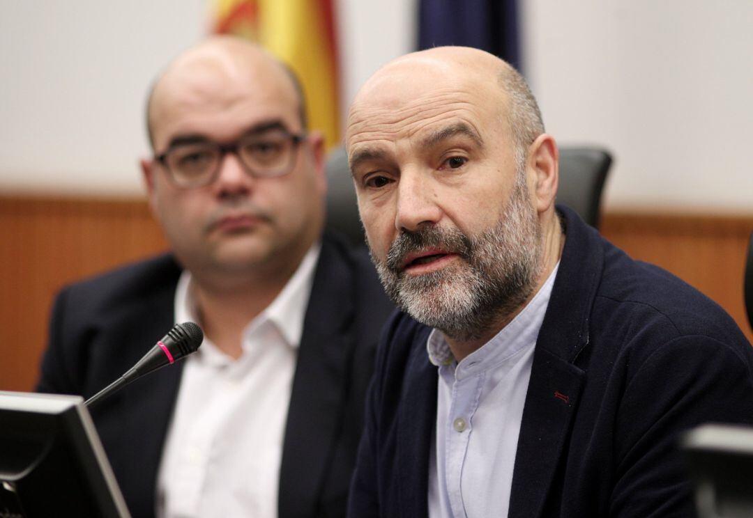 El diputado del BNG, Nestor Rego, en rueda de prensa tras su reunión con el PSOE, dentro de la ronda de contactos de los socialistas con las fuerzas parlamentarias de cara a la investidura de Pedro Sánchez, en Madrid (España), a 18 de diciembre de 2019.