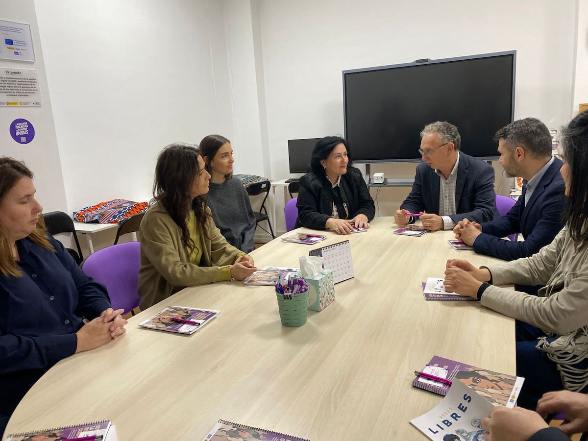 Don Benito estrena el primer Punto Violeta privado de Extremadura