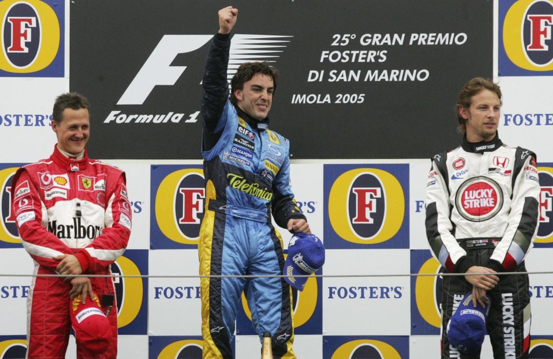 Alonso superó a Schumacher en el espectacular GP de San Marino de 2005