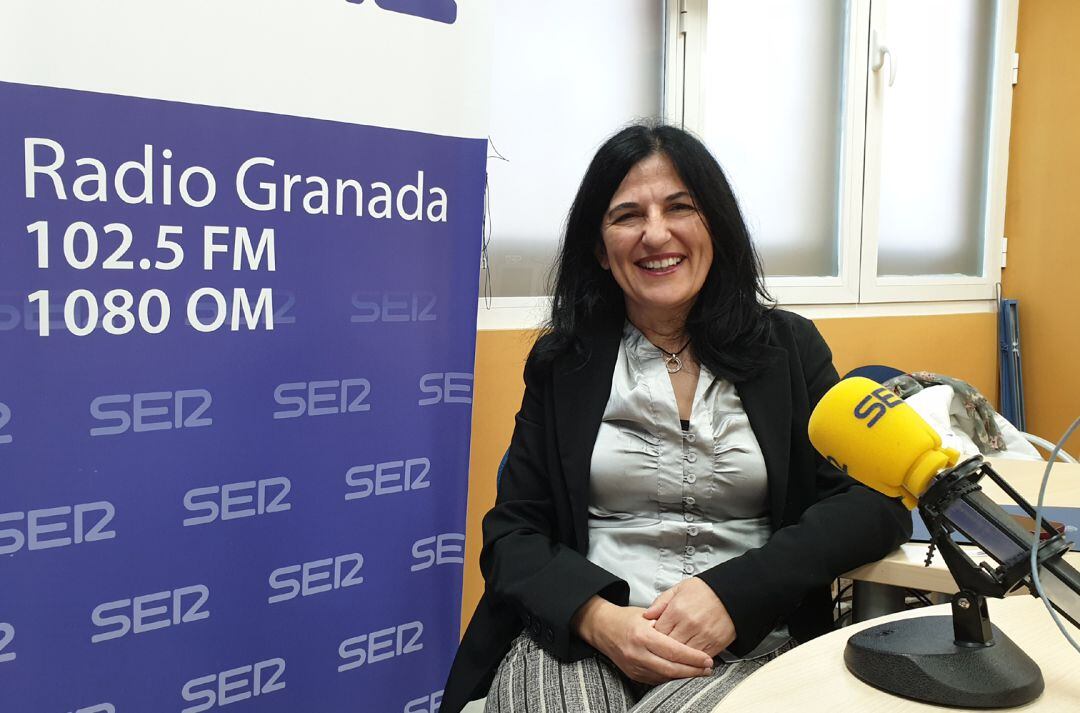 La subdelegada del Gobierno en Granada, Inmaculada López Calahorro, en los estudios de Radio Granada
