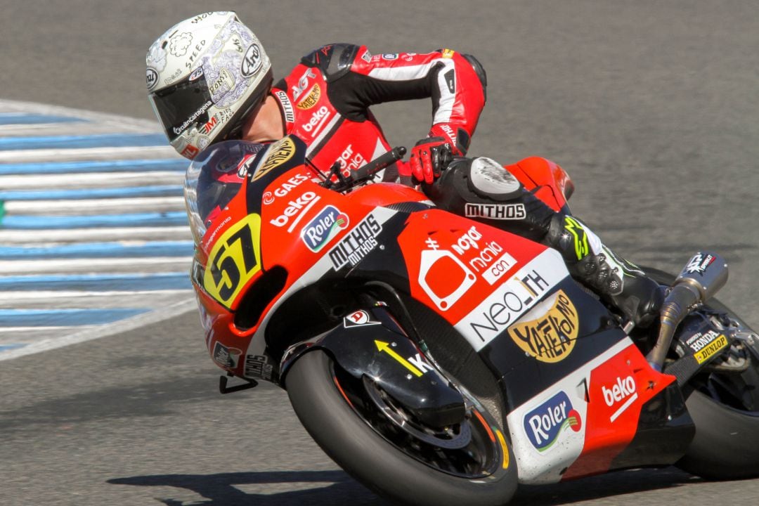 Edgar Pons, piloto de Moto2 durante la carrera del sábado en el circuito