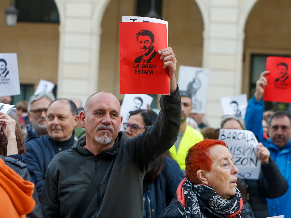 “Vivienda regalada para los compas de Barcala”...