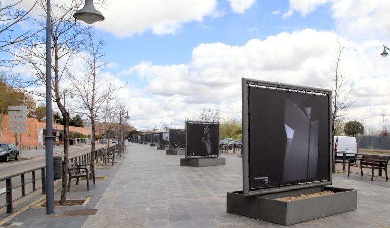 Hasta enero de 2017 tenemos tiempo para pasear y disfrutar de las instantáras de Alberto García Alix durante los tres años que vivió en París