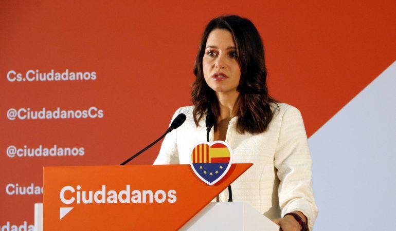 La cap de Ciutadans a Catalunya, Inés Arrimadas, durant la compareixença davant els mitjans d’aquest dilluns al matí a Barcelona. Imatge del 2 d’octubre (Horitzontal)