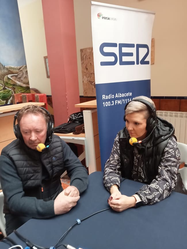 Julián Sánchez, de la Asociación de Ganaderos, y Eva, de la Asociación de Amas de Casa