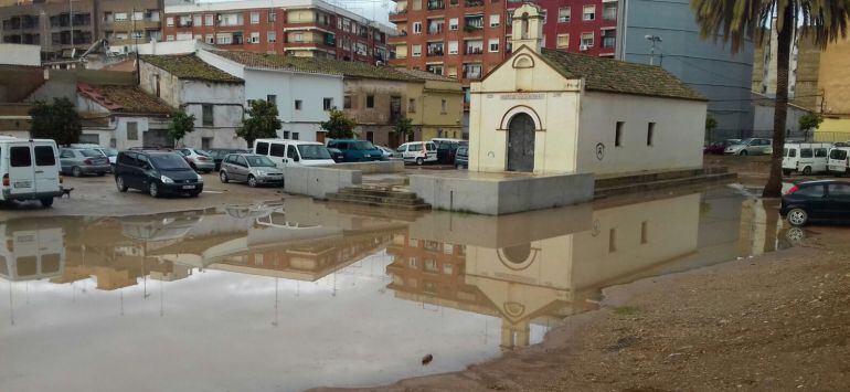 Solar anegado junto a la Ermita de Orriols