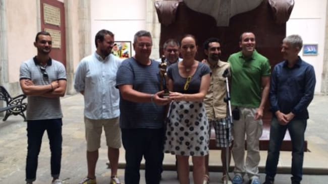 Moment de l'entrega del guardó.