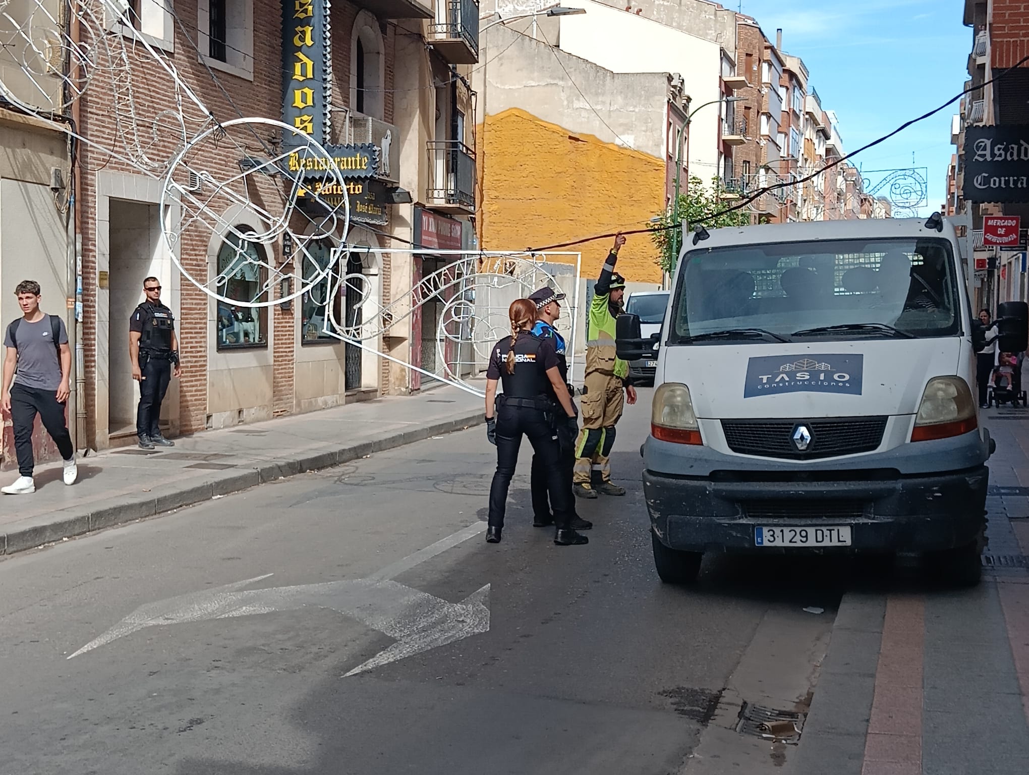 Policía Local, Nacional y Bomberos intervinieron para solucionar el problema