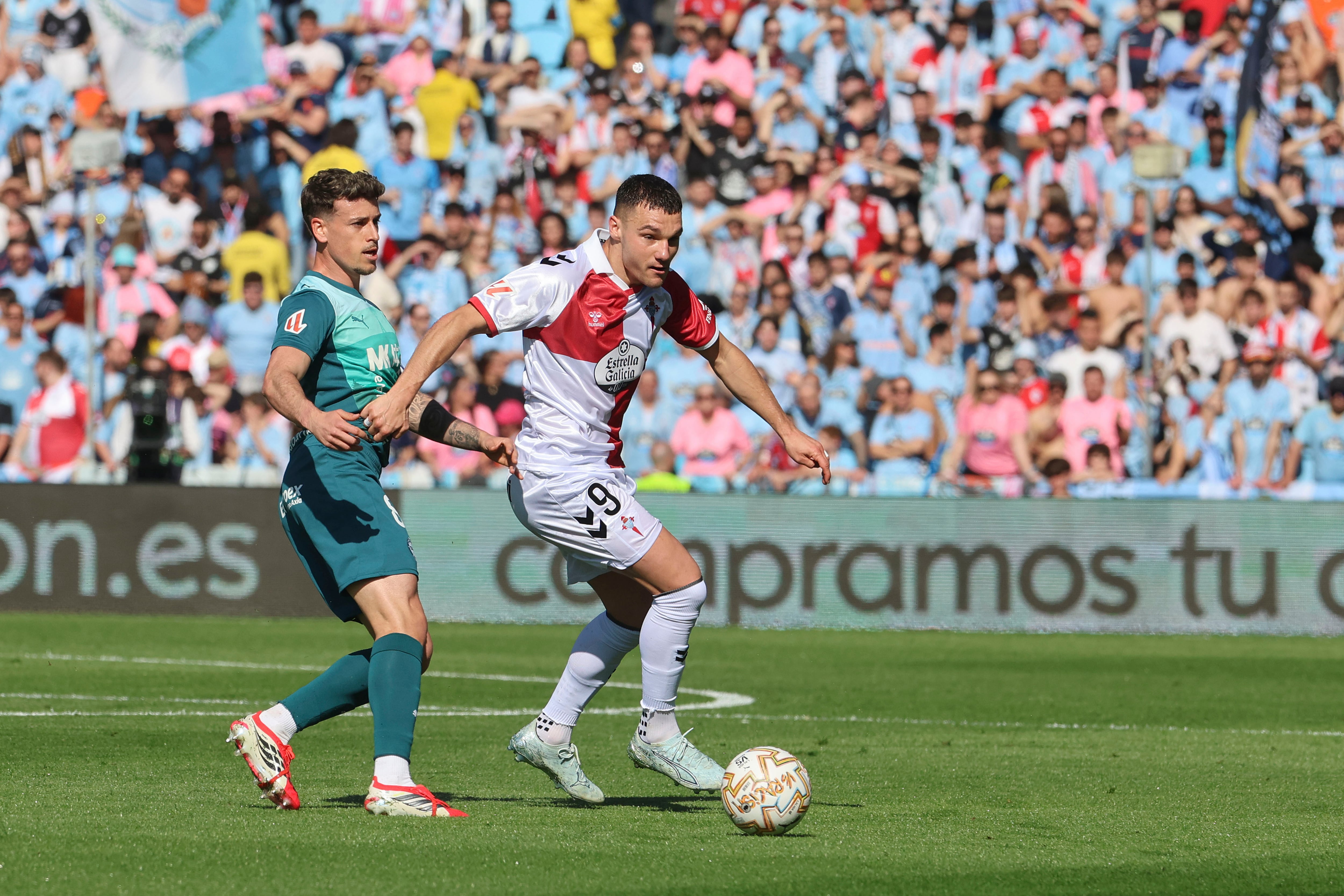 Ferrán Jutglá durante el encuentro contra el Celta 