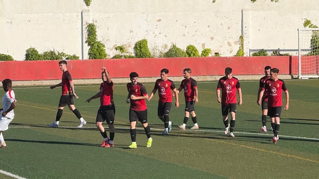 Celebración del primer gol, de Cueva