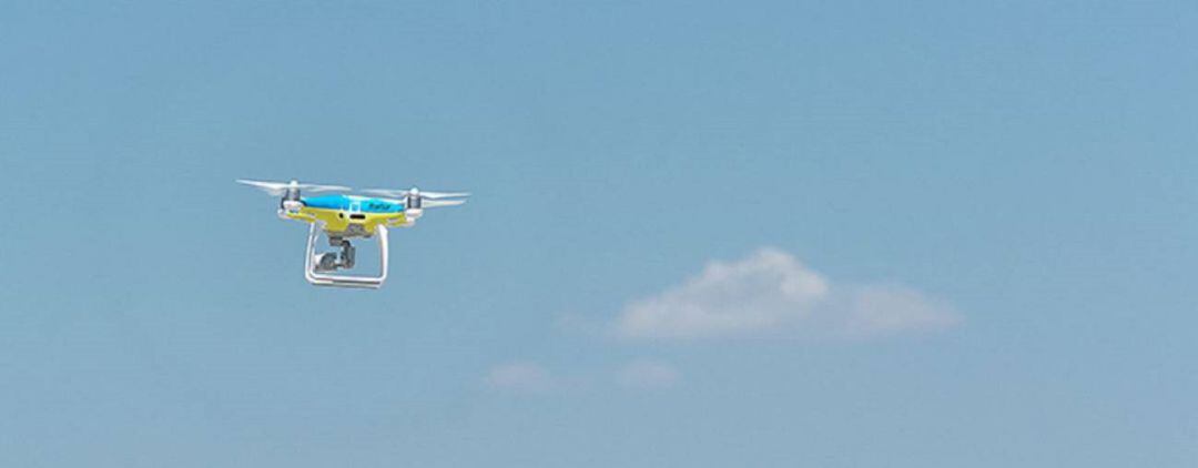 Dron vigilando las carreteras