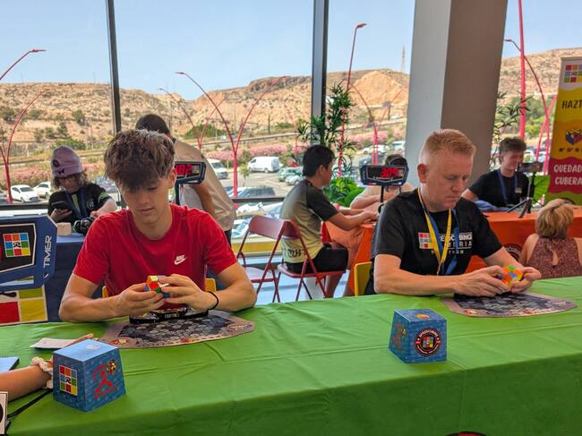 Los Juegos Deportivos Municipales de Speedcubing se clausuran con récords y nuevas promesas.