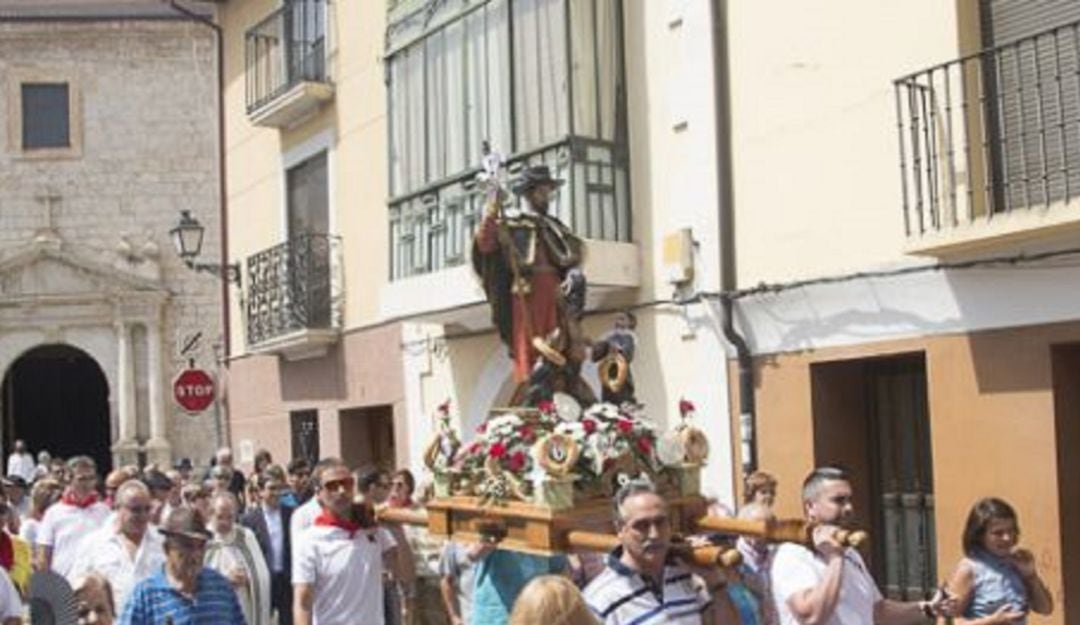 Una de las pasadas procesiones de San Roque.