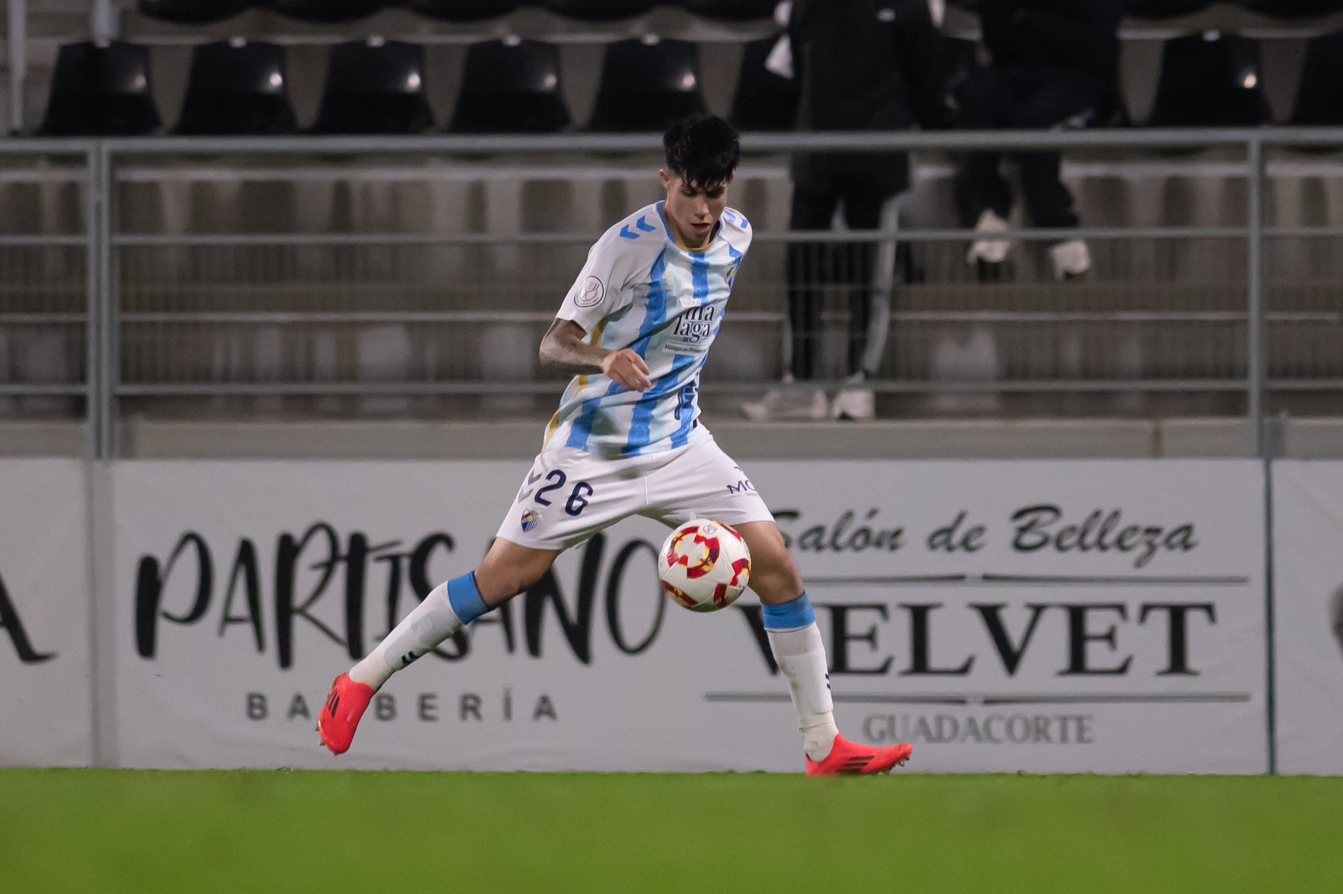 El delantero del Málaga Antoñito Cordero fue baja en el entrenamiento de este jueves al estar concentrado con la Selección española Sub 19