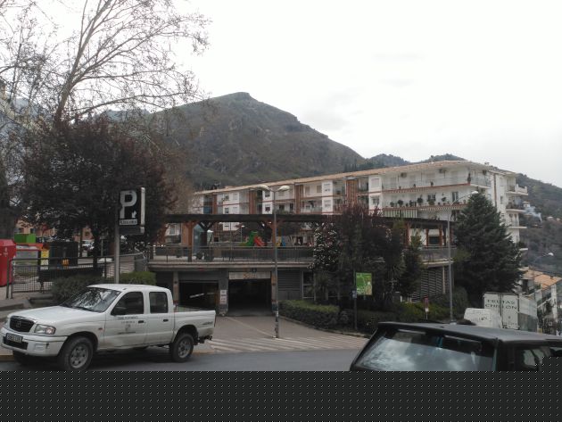 Entrada y salida al parking público de la plaza de Andalucía