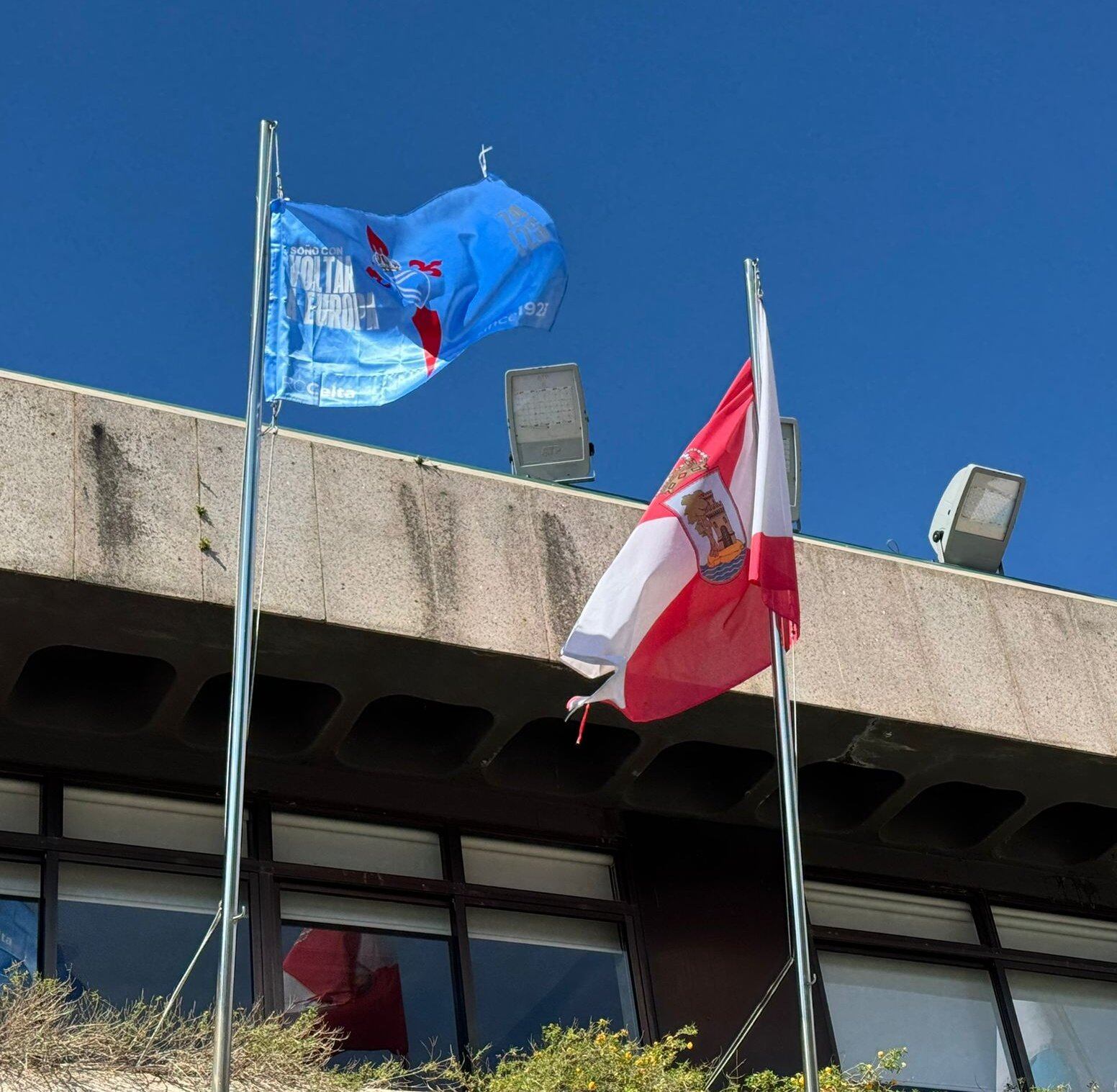 La bandera del Celta ya ondea en el Concello de Vigo