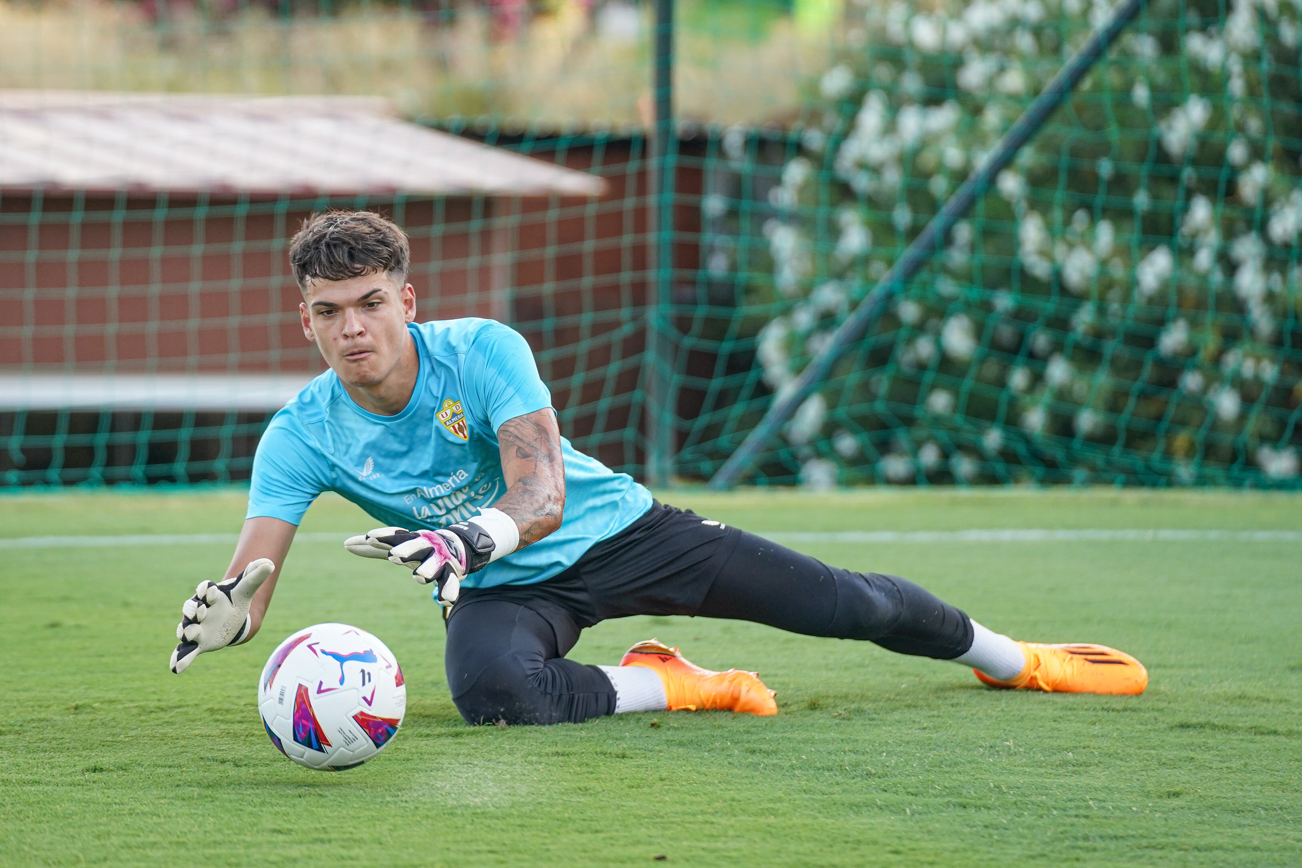 Bruno Iribarne en la concentración del Almería en Marbella.