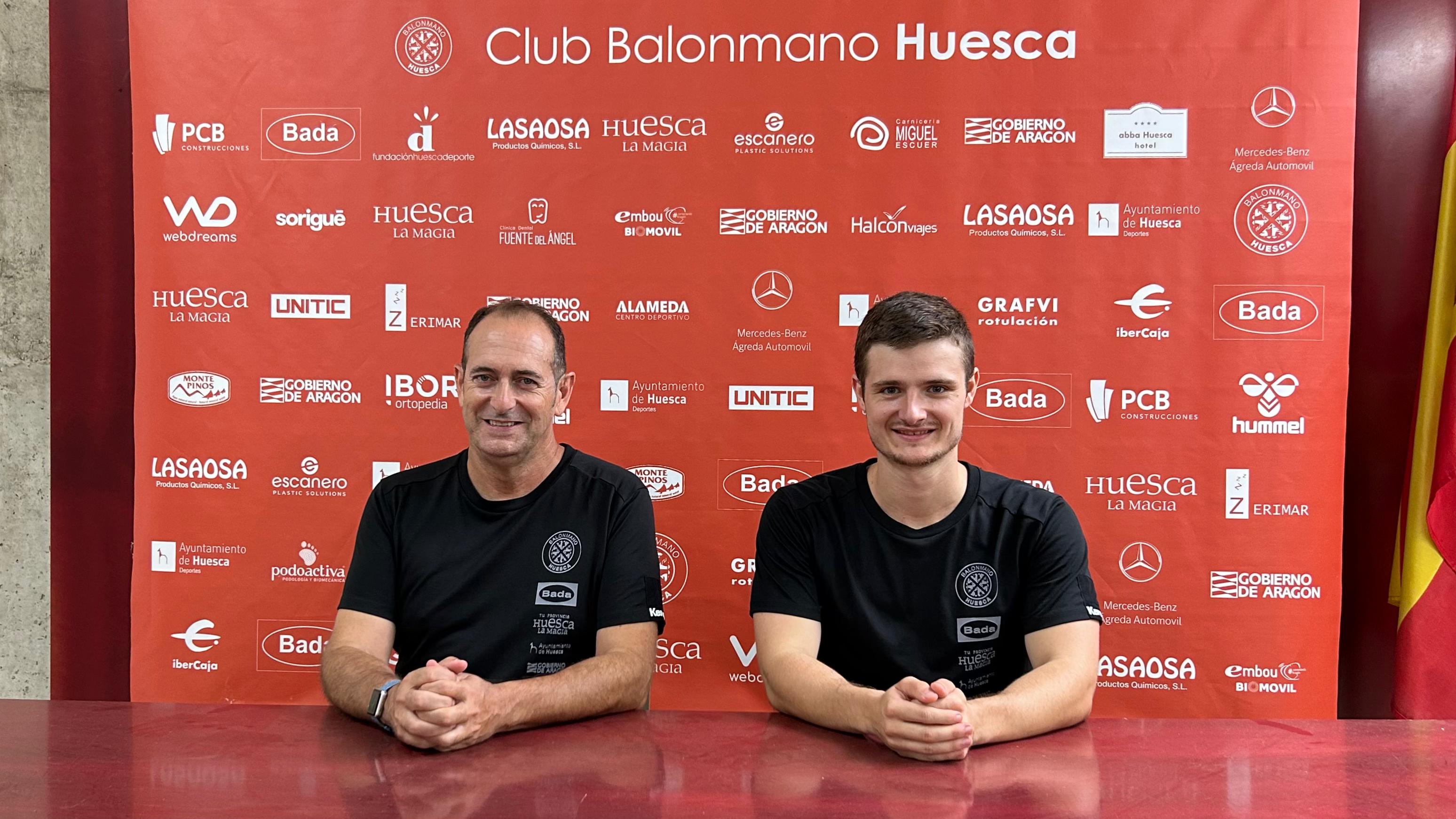José Nolasco e Imanol Echezarreta, entrenador y preparador físico del Bada Huesca