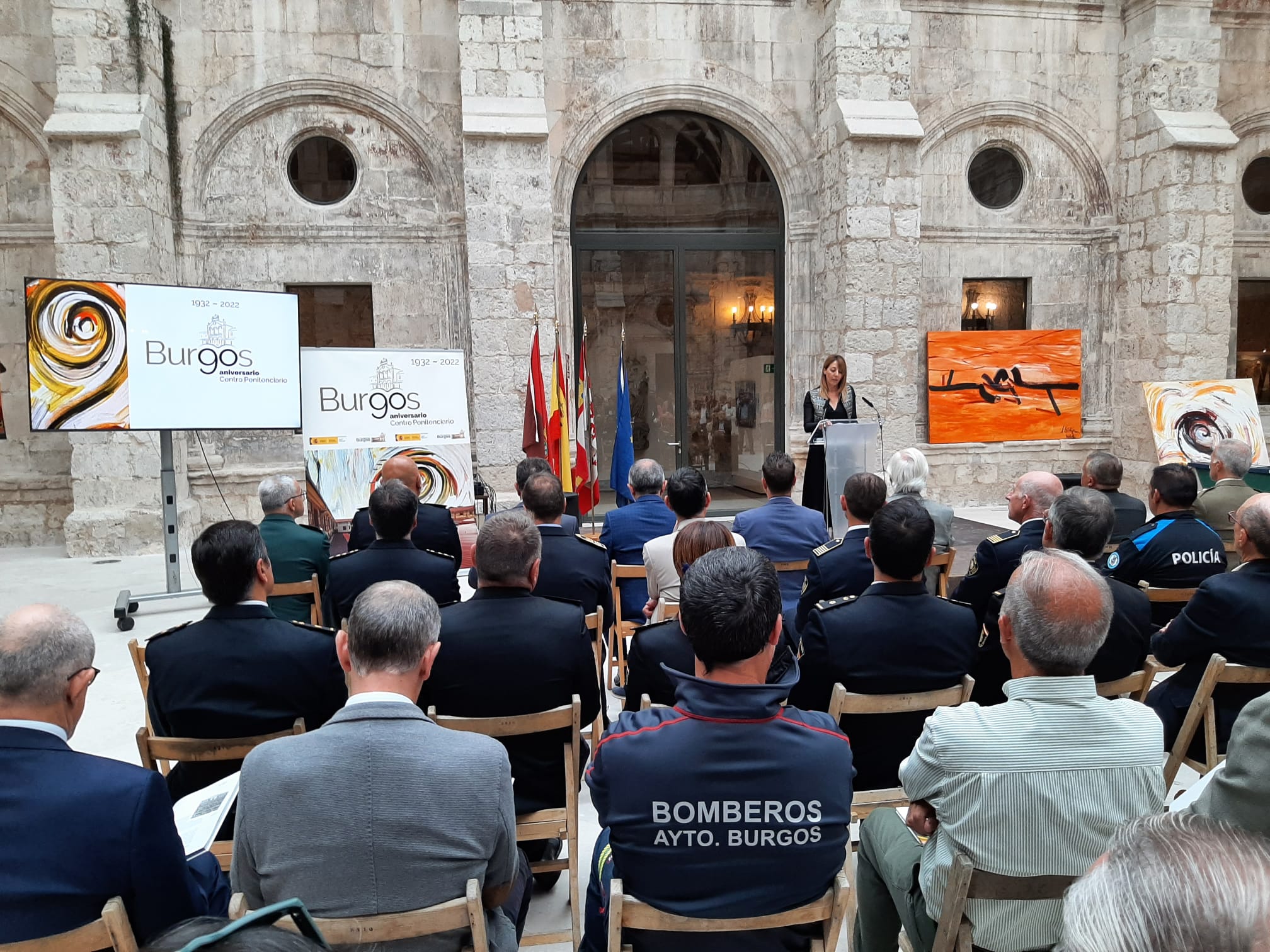 Elena Ramos, directora del centro penitenciario de Burgos, durante su discurso en el acto del 90 aniversario de la prisión burgalesa.